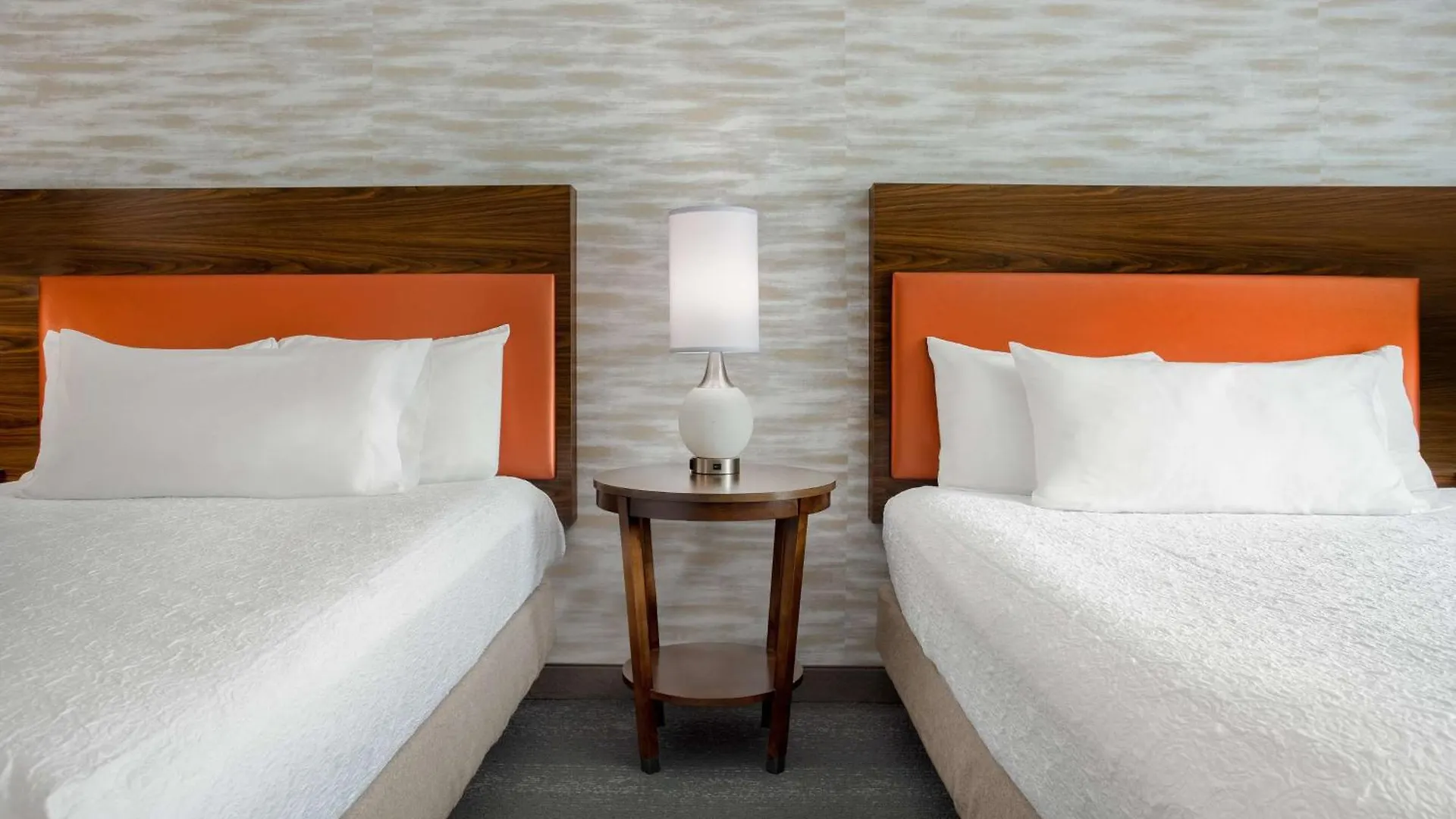 Home2 Suites By Hilton דסטין מלון